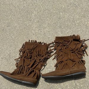 Minnetonka Moccasin 3-Layer Fringe Boot